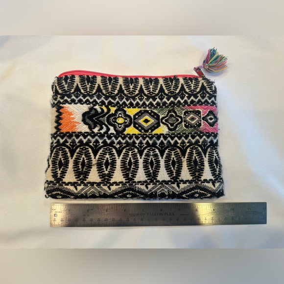 Multicolor Patterned Clutch - Picture 7 of 8
